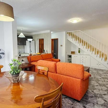 El Delfin 플라야데라스아메리카스